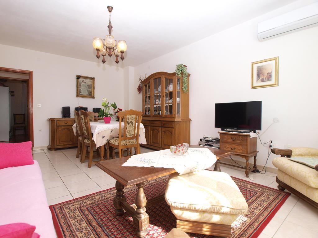 Apartment Luisa 1437 Peruški Esterno foto