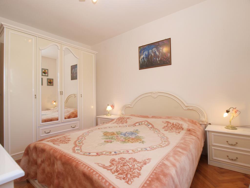 Apartment Luisa 1437 Peruški Esterno foto