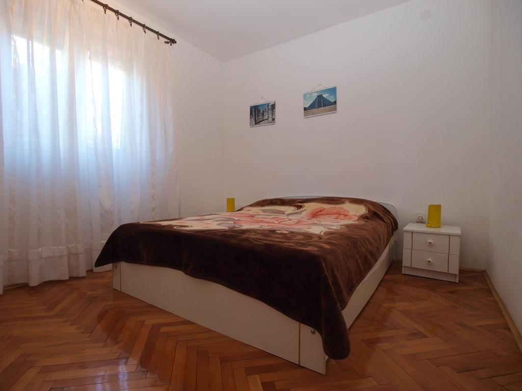 Apartment Luisa 1437 Peruški Esterno foto