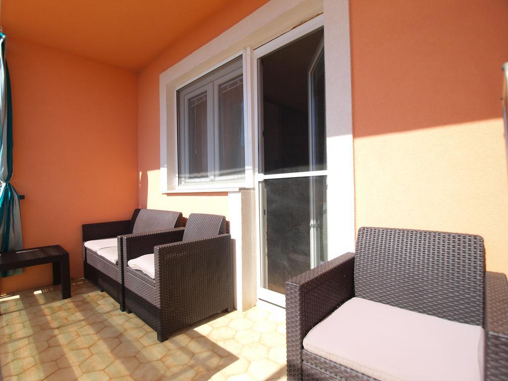 Apartment Luisa 1437 Peruški Esterno foto